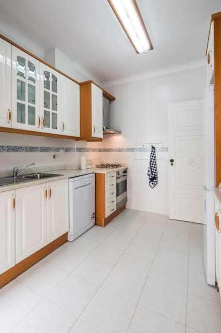 Apart Lisboa Confortavel 2 Quartos Com Terraco Odivelas  Eksteriør bilde
