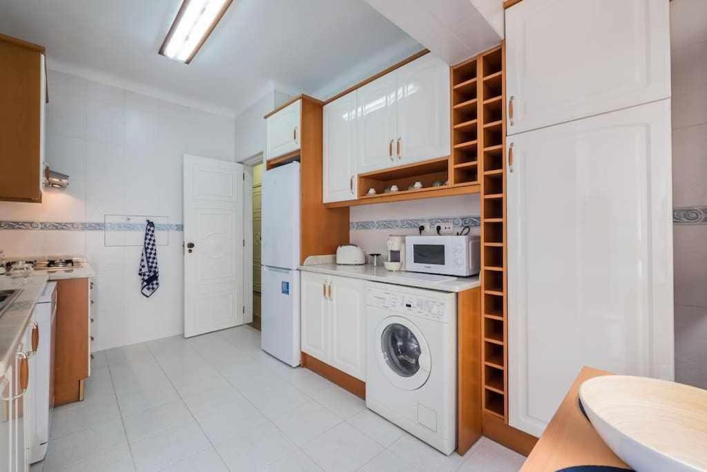 Apart Lisboa Confortavel 2 Quartos Com Terraco Odivelas  Eksteriør bilde