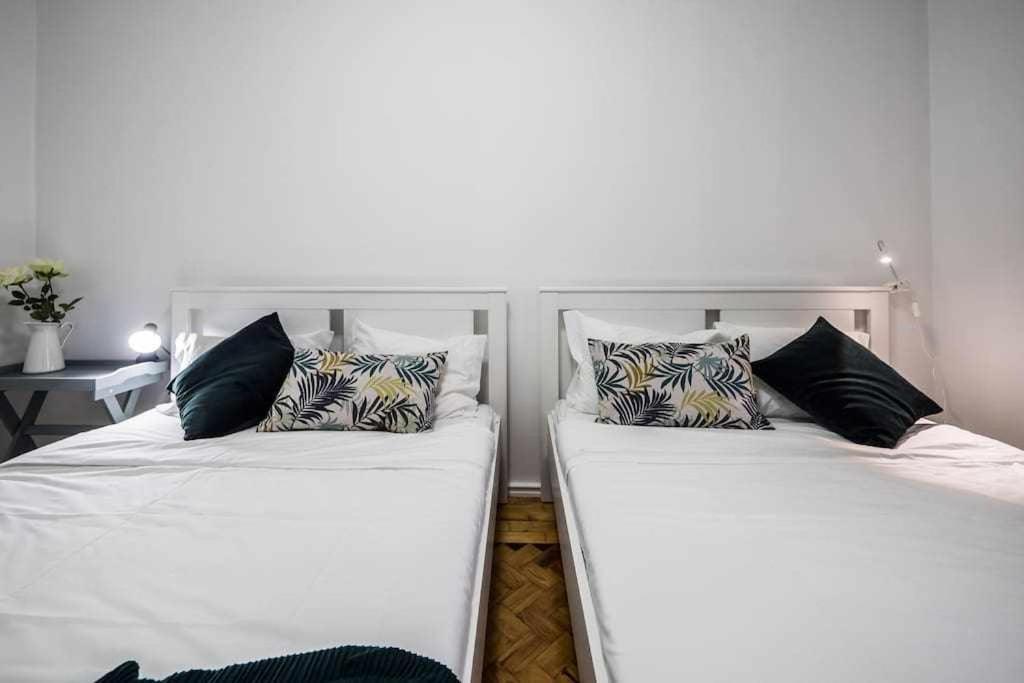 Apart Lisboa Confortavel 2 Quartos Com Terraco Odivelas  Eksteriør bilde